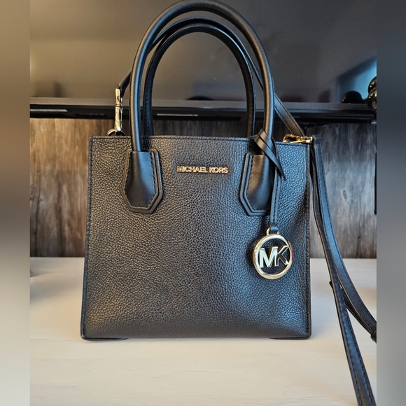 Michael Kors Black Structured Shoulder Bag With Removable Straps - Picture 1 of 4